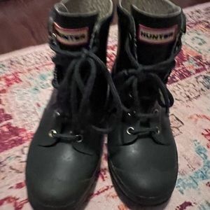Kids hunter rain boots.